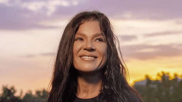 Співачка Руслана зізналася, що була на межі розлучення з чоловіком