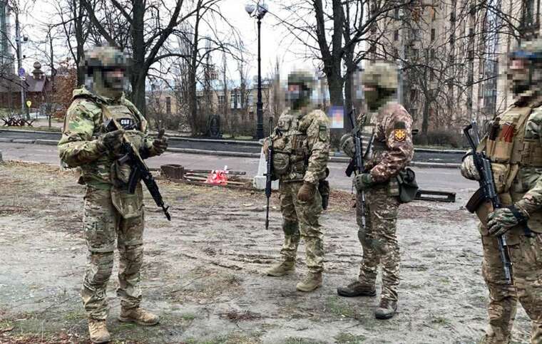 The SSU has cordoned off the government quarter in Kyiv and is checking citizens