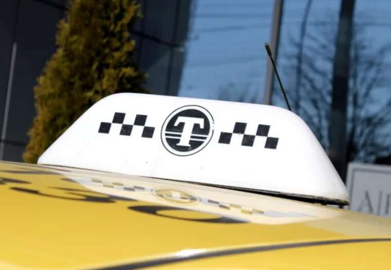 Мовний скандал у Ризі: міністр Латвії обурилась таксистом, який говорив російською