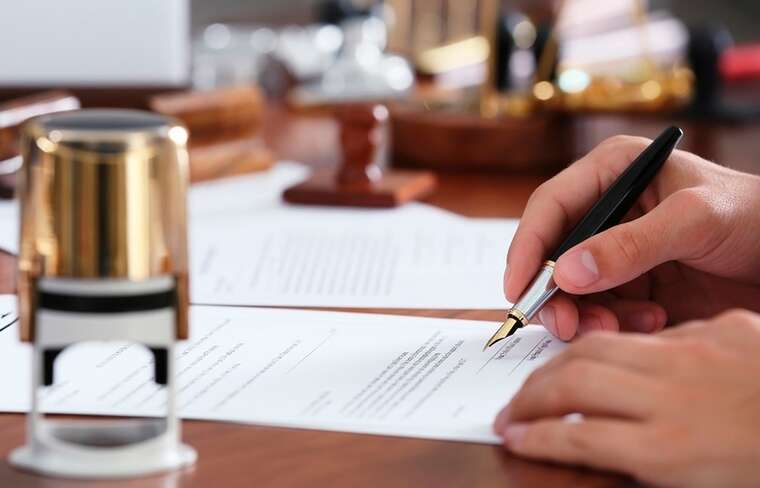 Атака на Минюст: какие услуги будут предоставлять нотариусы, пока не работают реестры