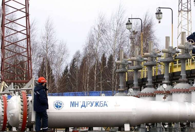 Из-за технических проблем подача российской нефти по трубопроводу "Дружба" остановилась, - Reuters