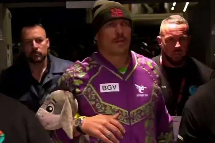 Усик  прибув на арену, де відбудеться бій-реванш проти Тайсона Ф’юрі