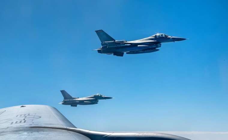 Ракетний крейсер США помилково збив американський винищувач F/A-18