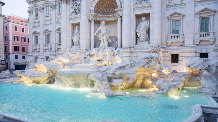У Римі після очищення та відновлення відкрили відомий фонтан Треві