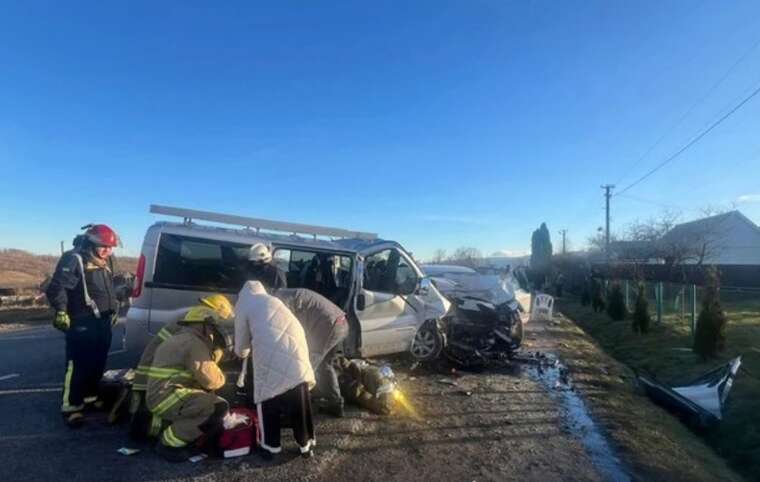 ДТП на Прикарпатье с 13 пострадавшими: полиция назвала виновника