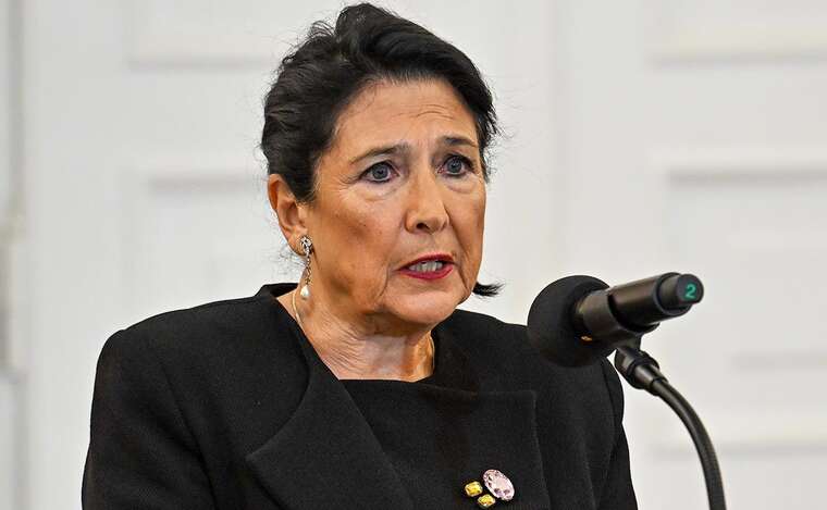 Президентка Грузії Зурабішвілі, строк повноважень якої закінчується 29 грудня, погрожує уряду «поваленням»