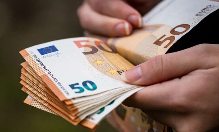 Україна хоче, щоб в ЄС припинили допомогу українським біженцям, - El Pais