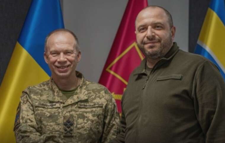 Умєров та Сирський привітали українців з Різдвом Христовим