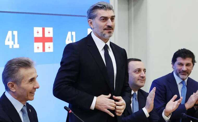 У Грузії Кавелашвілі склав присягу президента: Зурабішвілі покине президентський палац