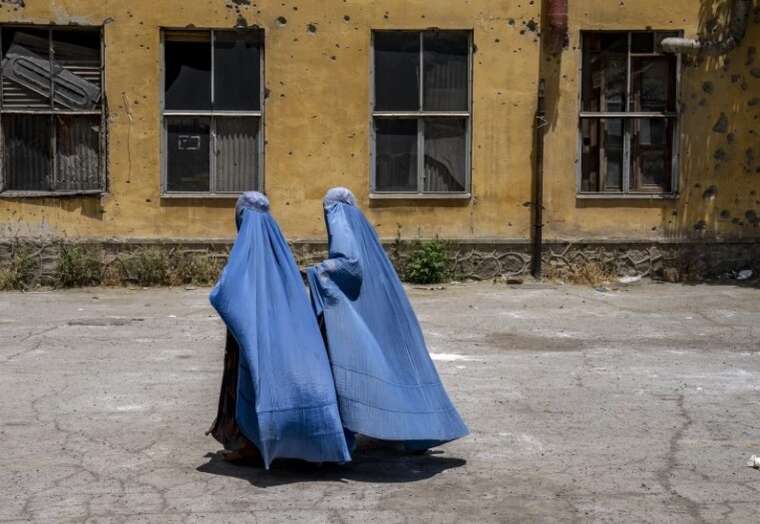 "Талібан" заборонив будинки з вікнами, з яких можна побачити жінок