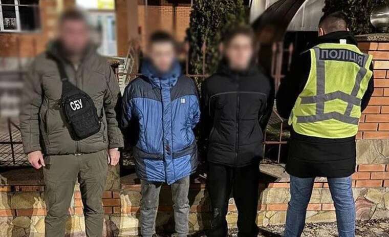 У Києві затримали двох злочинців, які на замовлення підвалювали авто військових