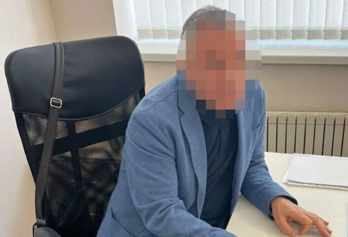 У Києві судитимуть колишнього працівника університету, який обдурив іноземців