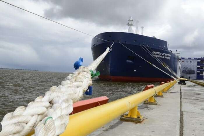 "Тіньовий флот" РФ почали відстежувати за допомогою ШІ