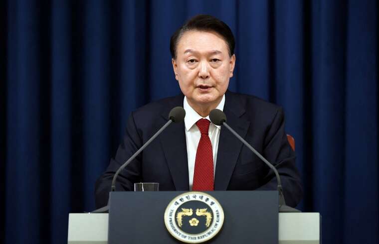 В Южной Корее президент забаррикадировался на вилле, чтобы избежать ареста