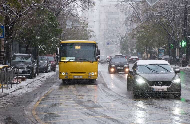 КМВА: У столиці розглядають декілька варіантів роботи транспорту під час тривоги