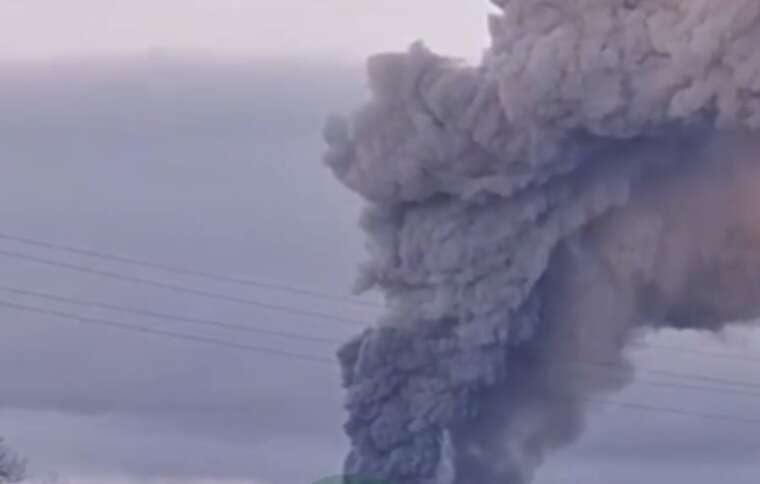 У Курській області виникла величезна пожежа після атаки БПЛА