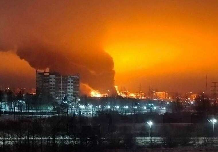 У Росії під Санкт-Петербургом сталася масштабна пожежа на заводі з виробництва ацетону