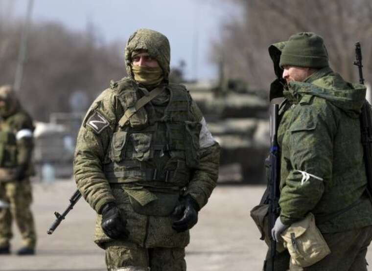 Російські загарбники облаштовують опорні пункти в покинутих багатоповерхівках у Криму, - "АТЕШ"