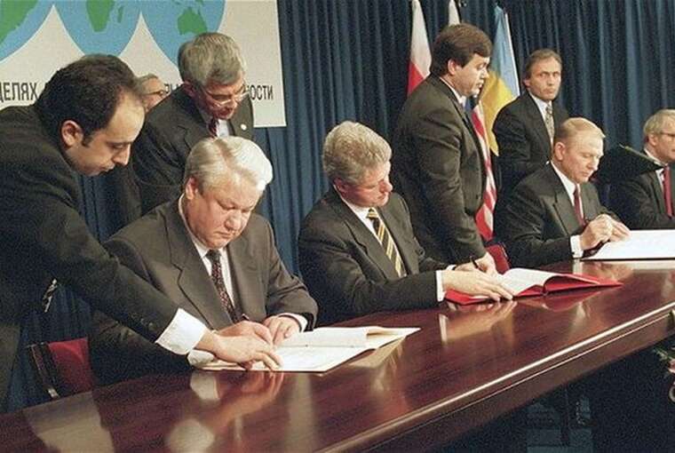 Марок с руганью на Будапештский меморандум уже продали на 2 миллиона