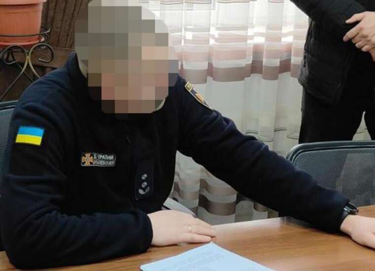 Посадовці ДСНС під час війни на закупівлі планшетів вкрали 7 мільйонів гривень