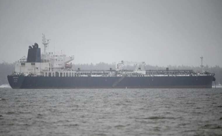 Танкер з "тіньового флоту" мав намір пошкодити ще більше кабелів у Балтійському морі