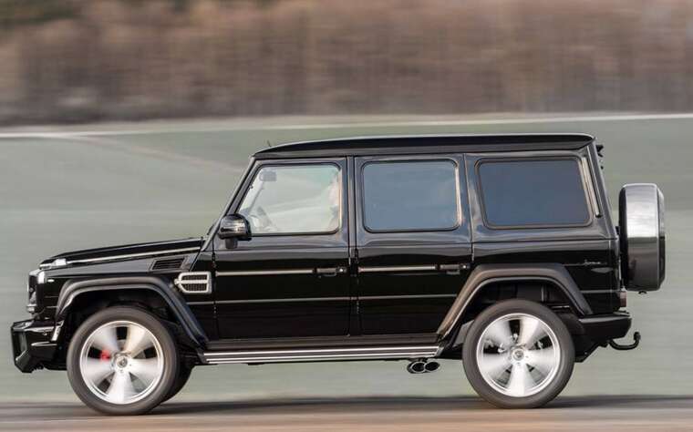 У столиці помітили розкішний Mercedes G-Class вартістю 280 000 євро