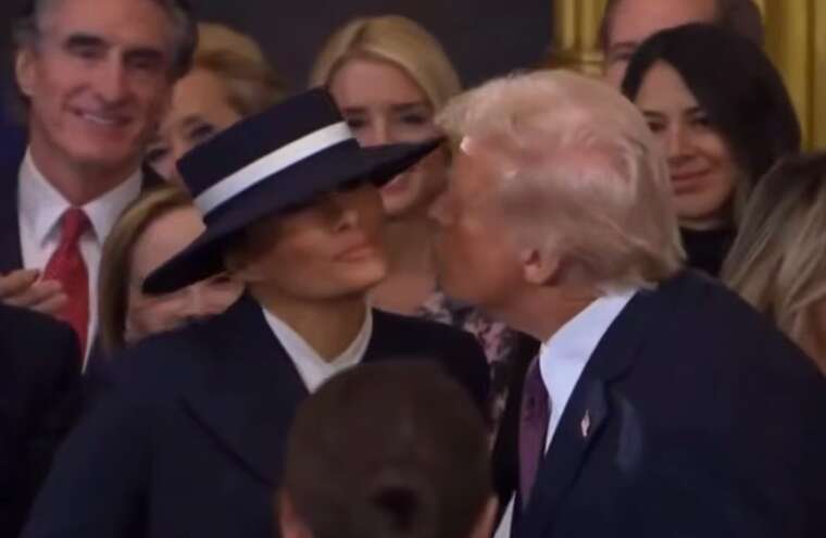 Стильний капелюх Меланії Трамп став на заваді поцілунку з Дональдом на інавгурації