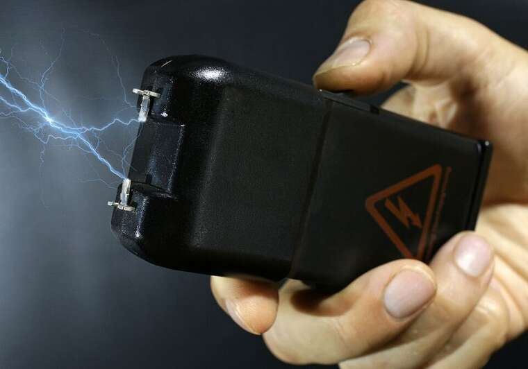 У Тиві російських військових, які не хотіли їхати на війну, били електрошокером