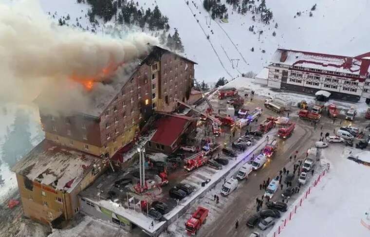 Число загиблих внаслідок пожежі на курорті в Туреччині зросло до 66