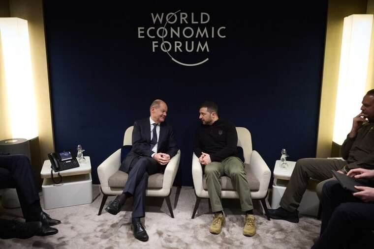 У Давосі Зеленський і Шольц  обговорили продовження підтримки України