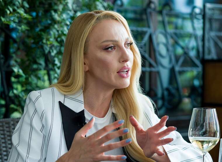 Певица Полякова поддержала избитую в Белой Церкви девочку