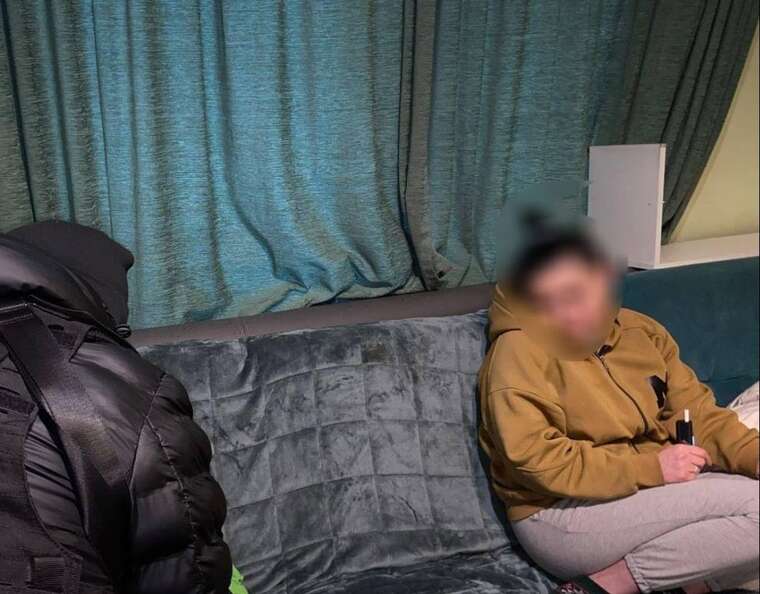 Засновницю благодійної організації викрито на схемі перевезення ухилянтів за кордон