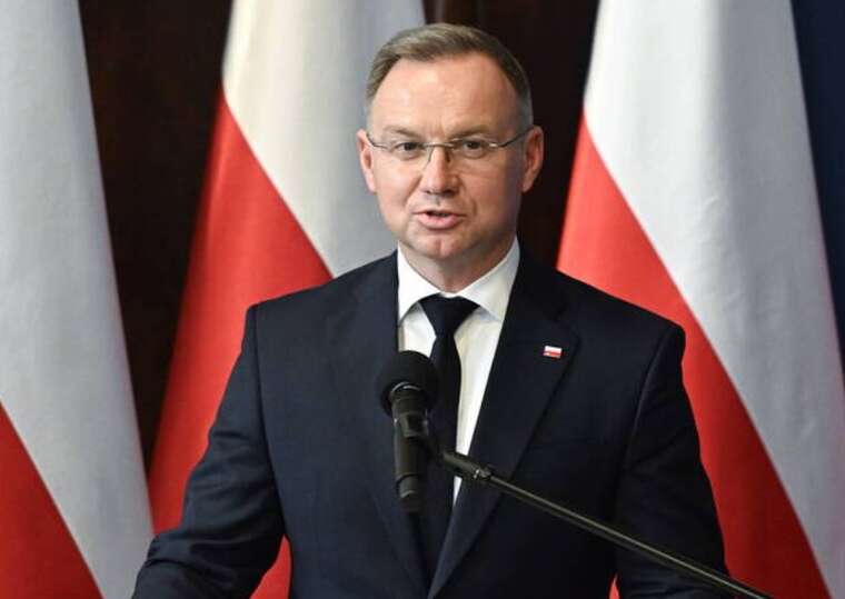 Путін має благати Україну про переговори, - Дуда