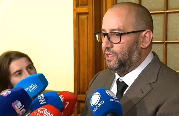 У Португалії політика звинуватили в крадіжці чемоданів в аеропорту