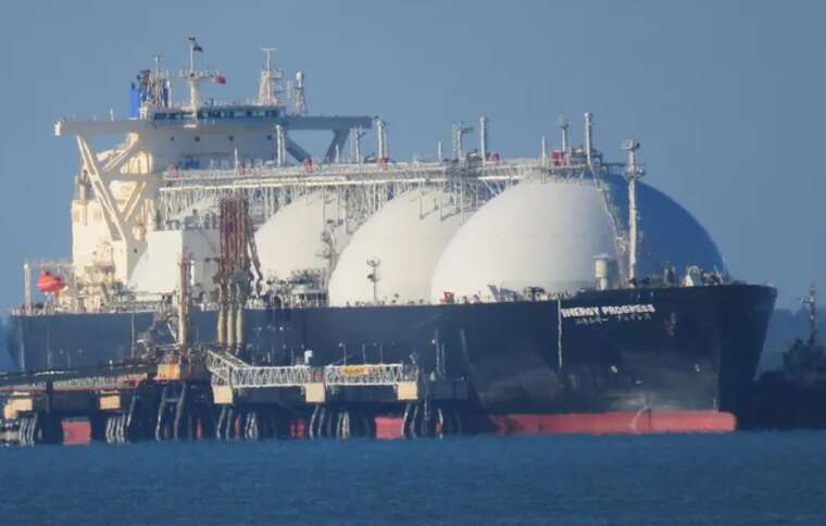 FT: Країна ЄС попри заборону збільшує закупівлю газу з РФ