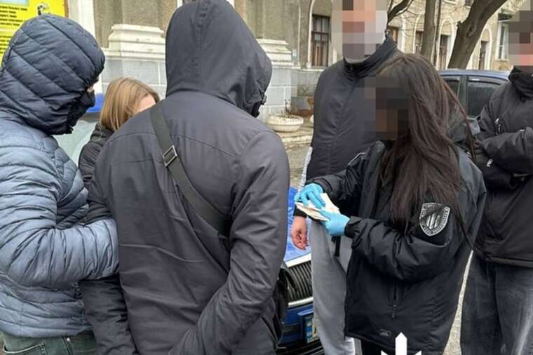 У Харкові викрили на хабарі в 70 тисяч гривень співробітників ТЦК