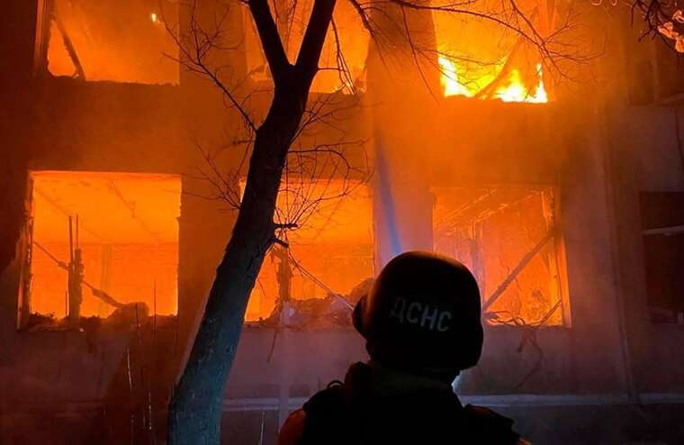 В ГСЧС показали кадры последствий удара КАБами по школе на Днепропетровщине