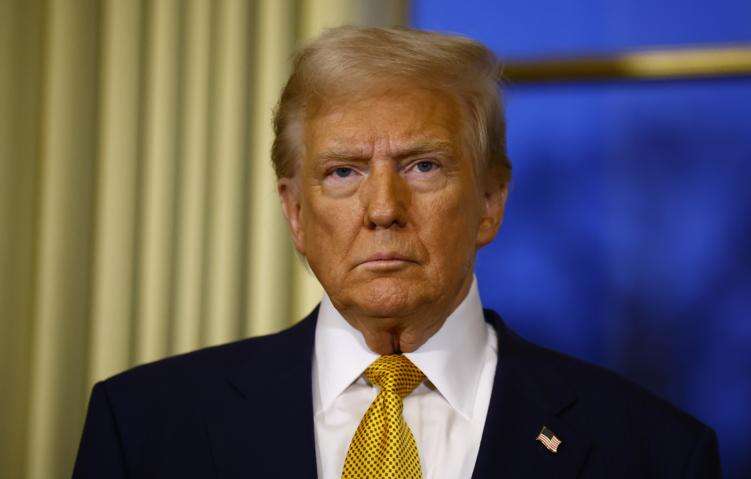 Трамп отказался комментировать контакты с Путиным и Си Цзиньпином