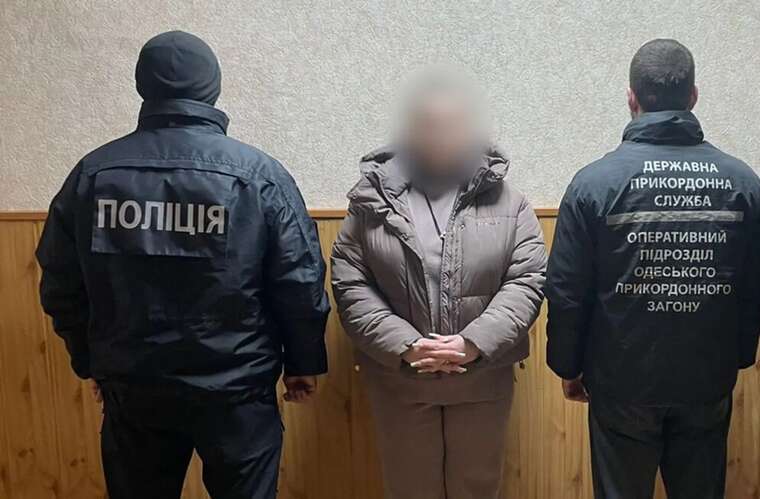 Правоохоронці затримали одеситку, яка вербувала жінок для сексуальної експлуатації за кордоном