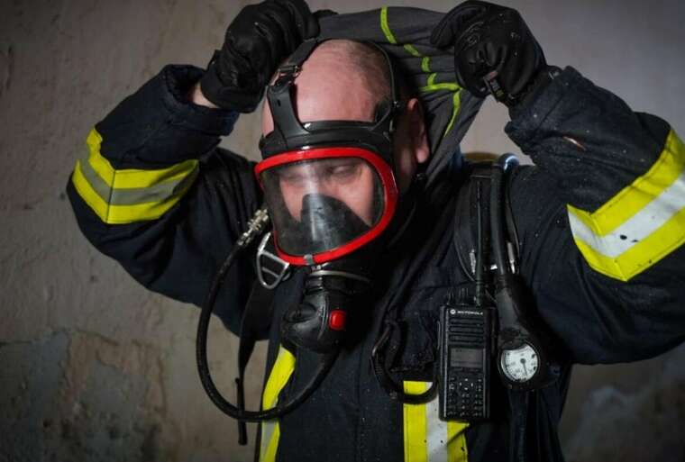 Пожежа в Одесі: рятувальники врятували двох людей та ліквідували вогонь в квартирі