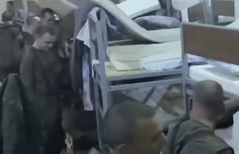 У розвідці показали, як Росія утримує незаконно мобілізованих українців