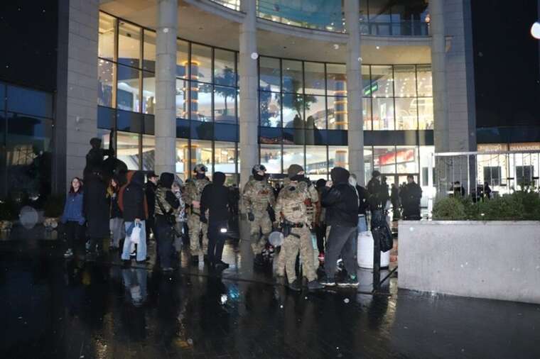 Масова бійка підлітків сталася в харківському ТРЦ