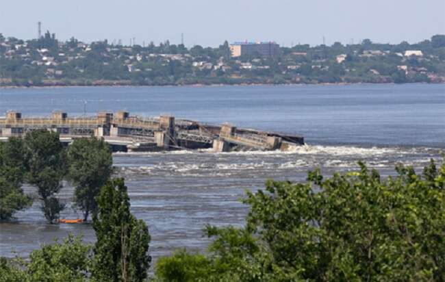 В Google Maps появились новые спутниковые снимки Каховской ГЭС и водохранилища