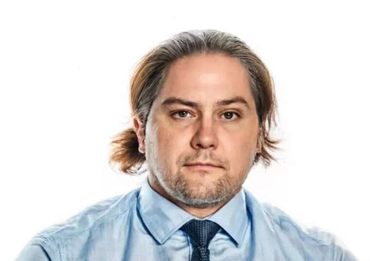 ЛГБТ–активіст Петро Мельник оскаржить зупинку грантів від USAID у Шевченківському суді