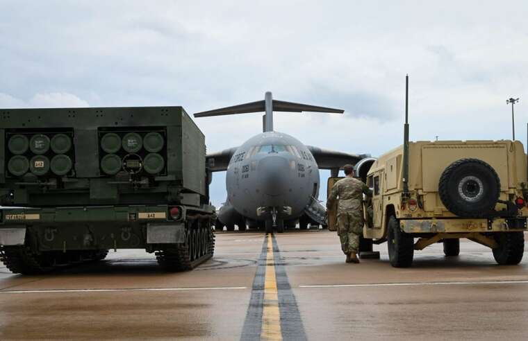 США відновили постачання зброї Україні, — Reuters