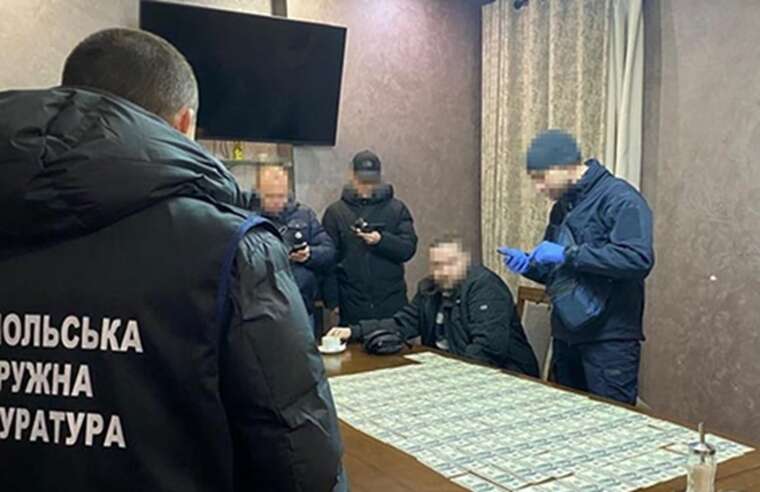 На Нікопольщині волонтер пообіцяв знайомому «зробити» інвалідність за 11 тисяч доларів