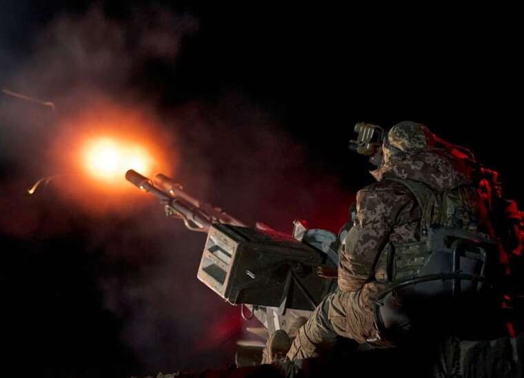 В Киеве и области ПВО сбивает вражеские дроны