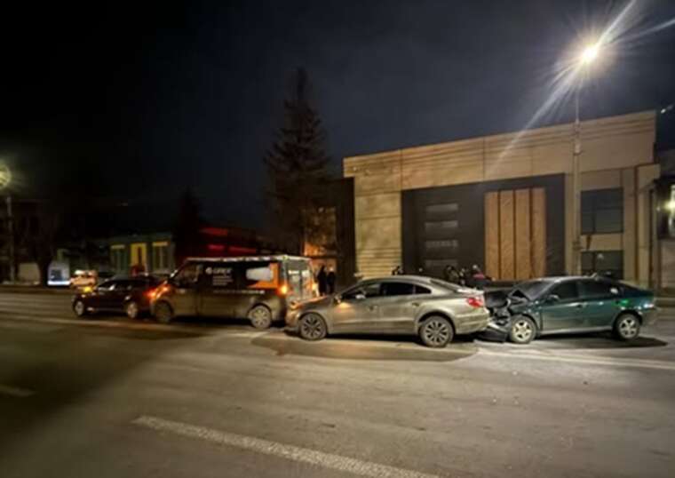 У Тернополі вночі сталася ДТП: загинула жінка, а троє пасажирів отримали травми