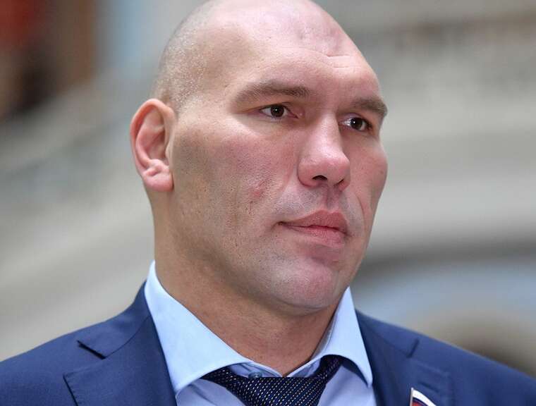 В Азербайджане объявили депутата-боксера из РФ Валуева персоной нон грата