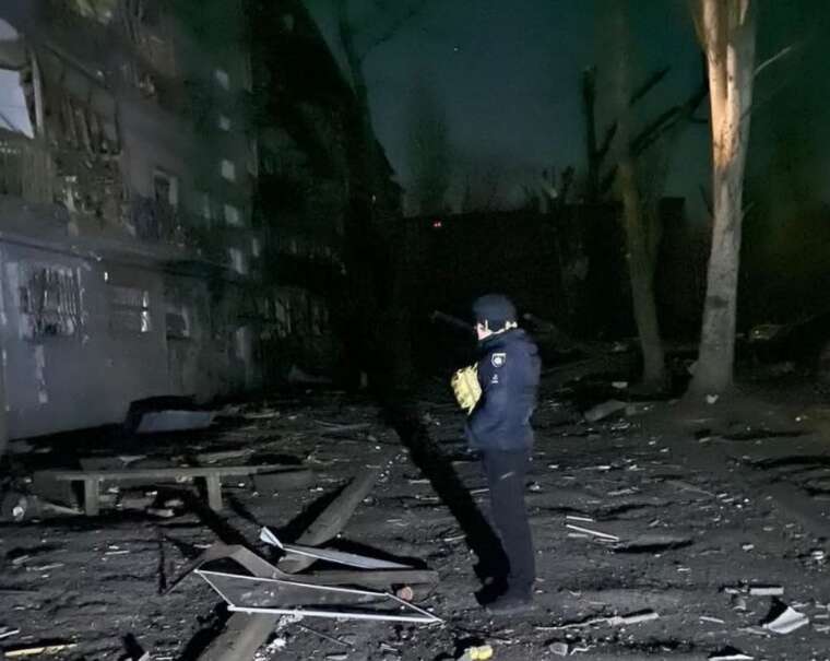 У мережі публікують перші хвилини після вчорашнього обстрілу Костянтинівки